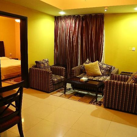 Golden Square Hotel Apartments 두바이 외부 사진