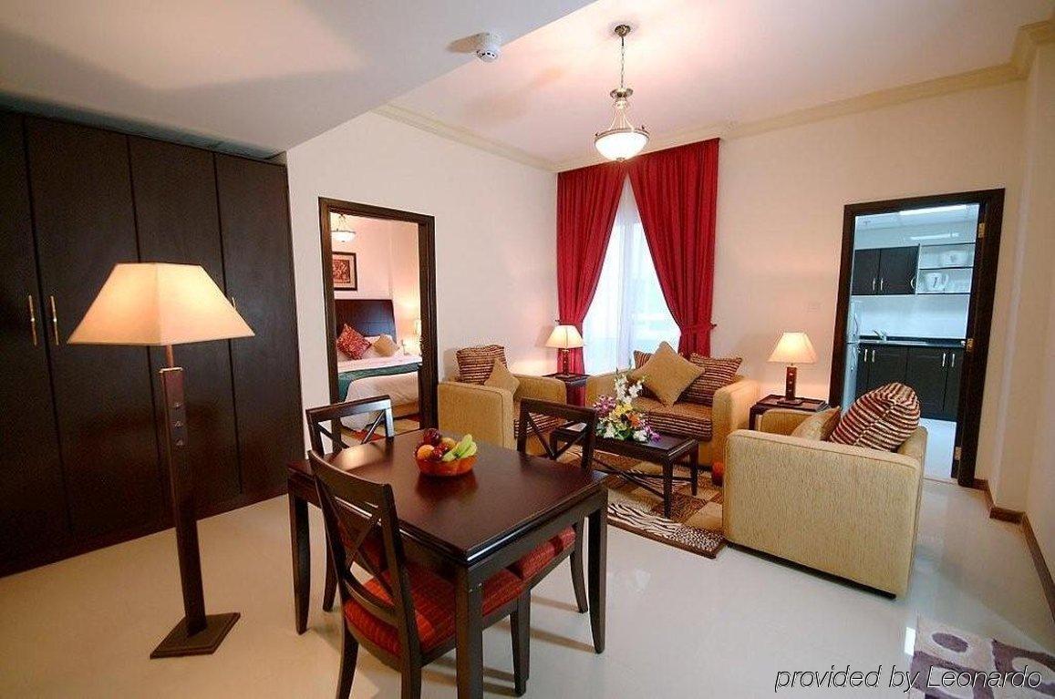 Golden Square Hotel Apartments 두바이 외부 사진