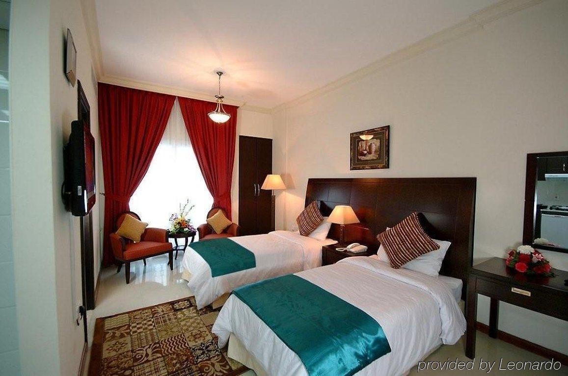 Golden Square Hotel Apartments 두바이 외부 사진