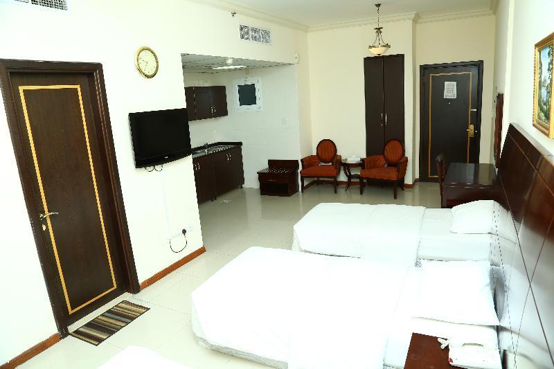 Golden Square Hotel Apartments 두바이 외부 사진