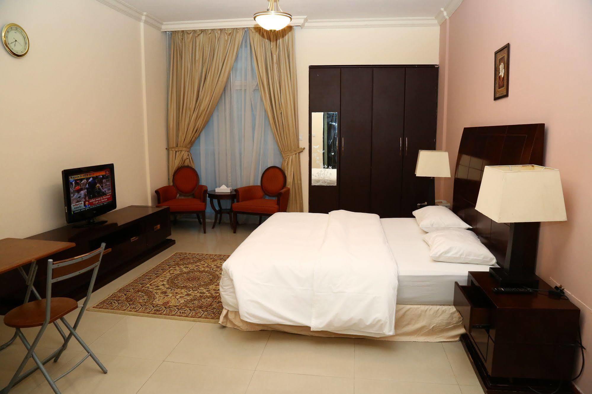 Golden Square Hotel Apartments 두바이 외부 사진