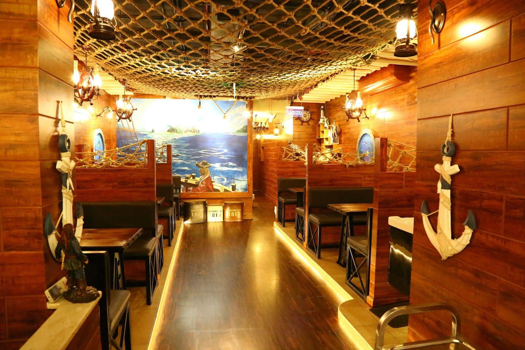 Golden Square Hotel Apartments 두바이 외부 사진